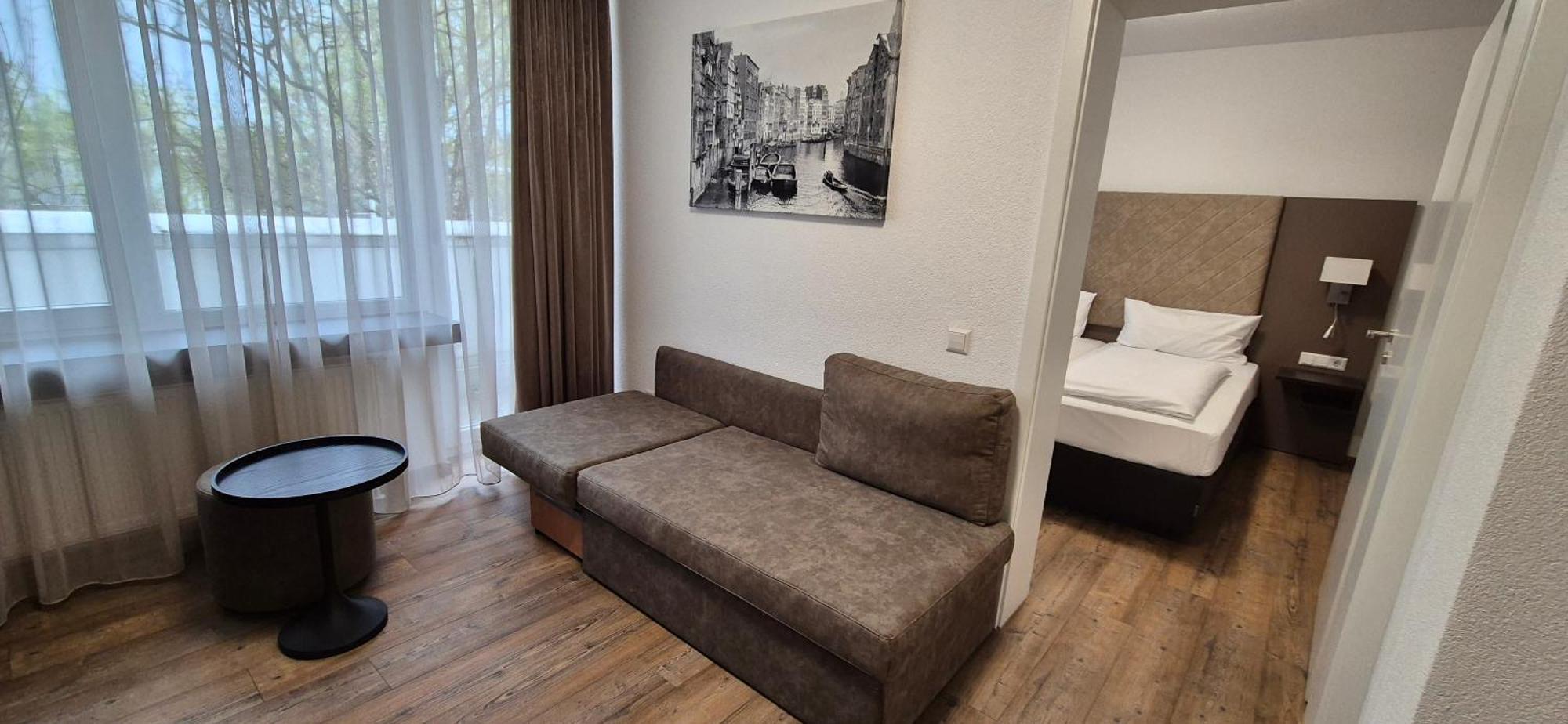 Melvi Hotel 3*
